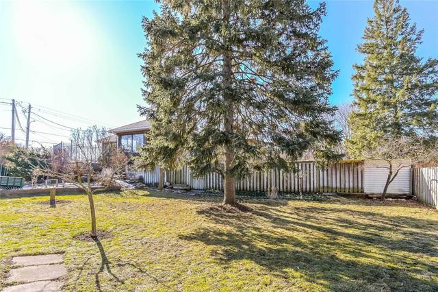 208 Eramosa Rd, House detached with 3 bedrooms, 3 bathrooms and 10 parking in Guelph ON | Image 6