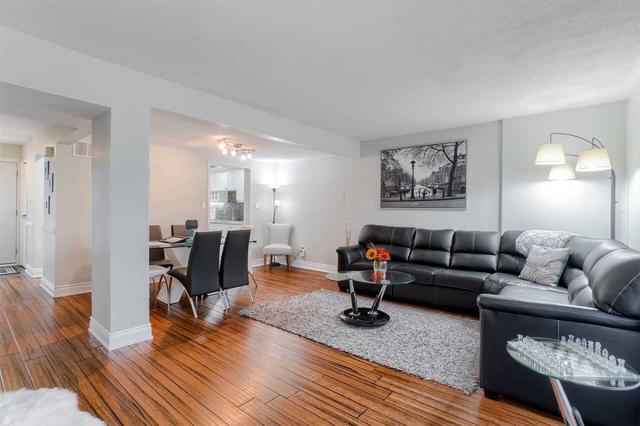 3 - 6855 Glen Erin Dr, Townhouse with 3 bedrooms, 3 bathrooms and 2 parking in Mississauga ON | Image 1