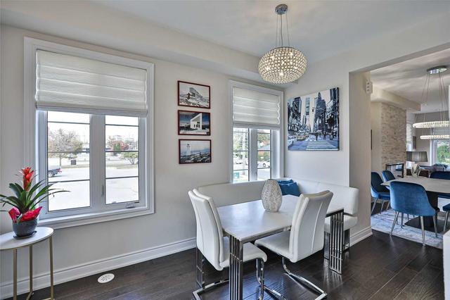1044b Islington Ave, Townhouse with 3 bedrooms, 4 bathrooms and 2 parking in Toronto ON | Image 3