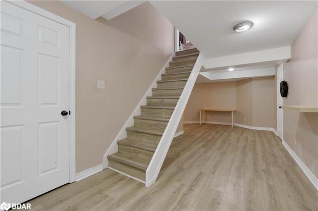 3 Logan Court, House detached with 3 bedrooms, 2 bathrooms and 5 parking in Barrie ON | Image 35