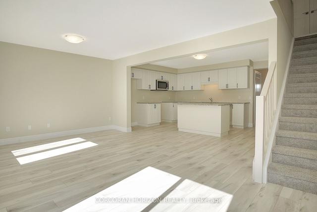 9 - 40 Bastien St, Townhouse with 3 bedrooms, 3 bathrooms and 2 parking in Cambridge ON | Image 4