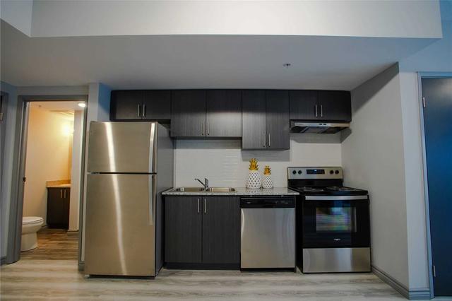 110b - 275 Larch St, Condo with 2 bedrooms, 2 bathrooms and 0 parking in Waterloo ON | Image 11