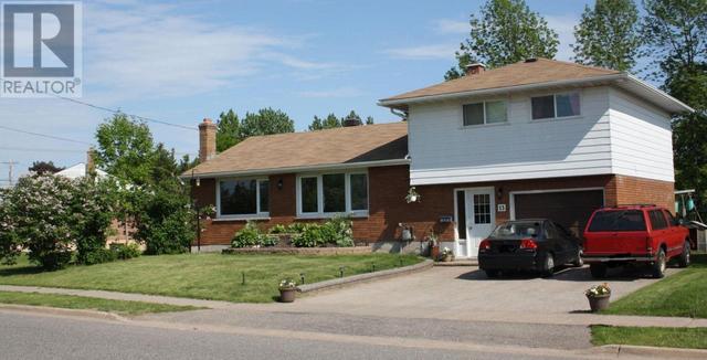 13 Elm Ave, House detached with 3 bedrooms, 2 bathrooms and null parking in Sault Ste. Marie ON | Card Image