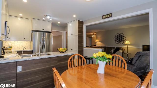 8 Tomlin Court, House detached with 3 bedrooms, 3 bathrooms and 6 parking in Barrie ON | Image 20