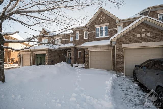 835 Schooner Crescent, Townhouse with 3 bedrooms, 3 bathrooms and 2 parking in Ottawa ON | Card Image
