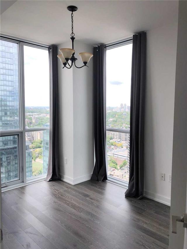 3305 - 1 Yorkville Ave, Condo with 3 bedrooms, 2 bathrooms and 0 parking in Toronto ON | Image 6