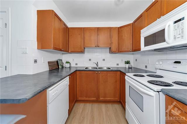 e - 170 Waterbridge Drive, Condo with 2 bedrooms, 1 bathrooms and 1 parking in Ottawa ON | Image 9