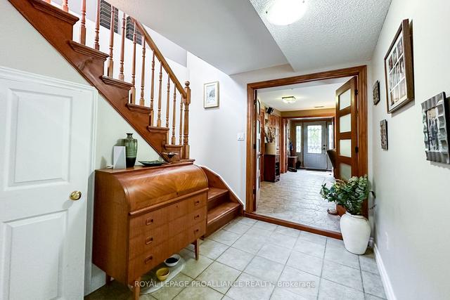 1827 Radage Rd, House detached with 1 bedrooms, 2 bathrooms and 7 parking in Kingston ON | Image 16