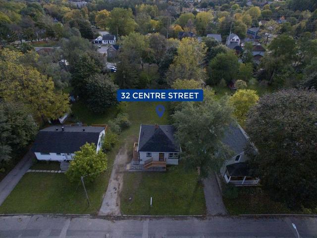 32 Centre St, House detached with 2 bedrooms, 2 bathrooms and 3 parking in Barrie ON | Image 8