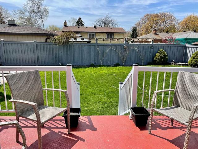 23 Ladore Dr, House detached with 3 bedrooms, 2 bathrooms and 7 parking in Brampton ON | Image 18