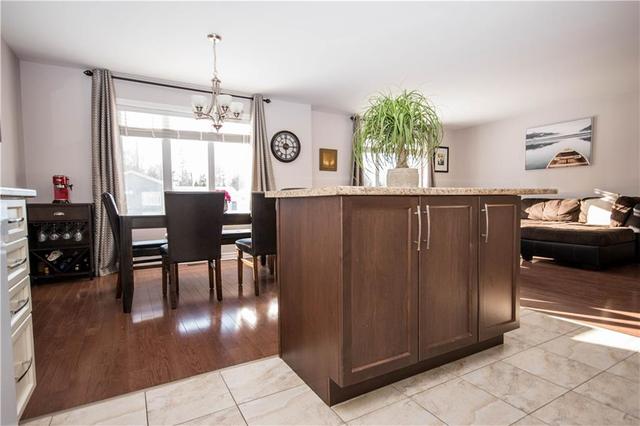 70 Oak Avenue, House detached with 4 bedrooms, 2 bathrooms and 6 parking in Petawawa ON | Image 8