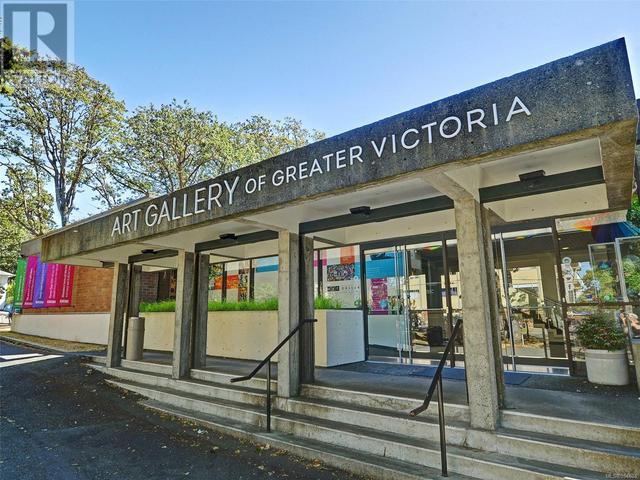 Art lovers--Walking distance to the Victoria Art Gallery | Image 27