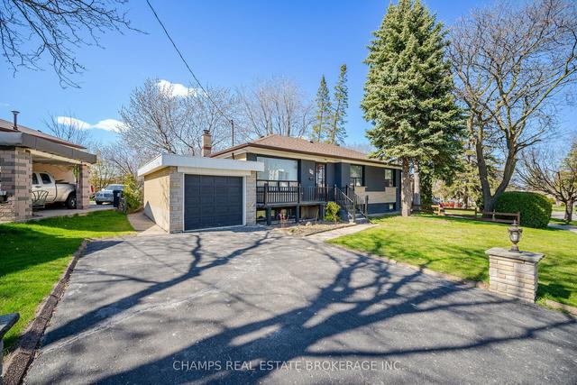 98 Stavely Cres, House detached with 3 bedrooms, 2 bathrooms and 5 parking in Toronto ON | Image 34