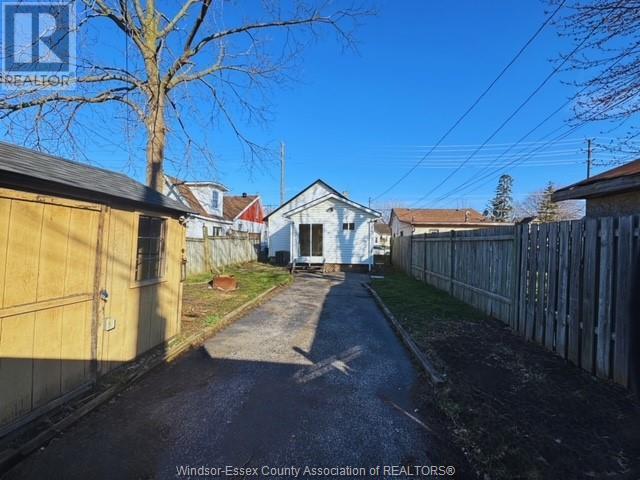 1621 College Avenue, House detached with 3 bedrooms, 1 bathrooms and null parking in Windsor ON | Image 15