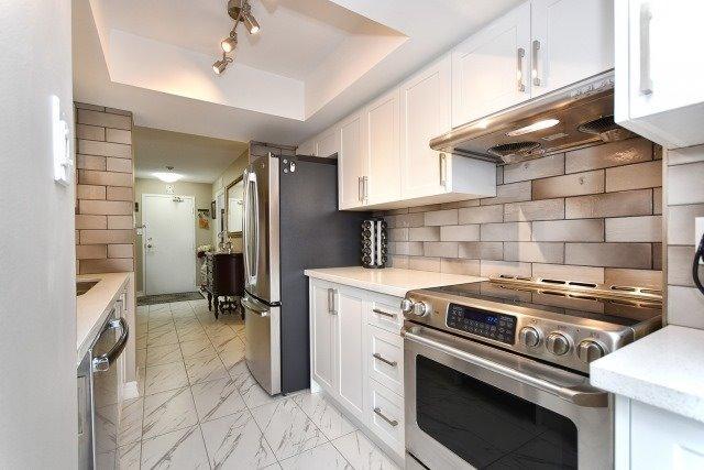 410 - 1 Rowntree Rd, Condo with 2 bedrooms, 2 bathrooms and 1 parking in Toronto ON | Image 3