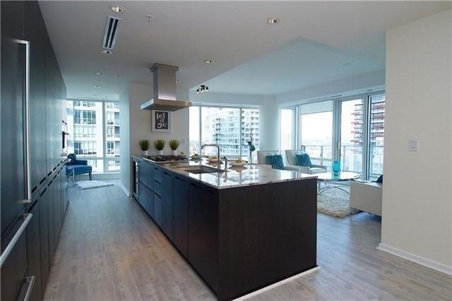 2005 - 180 University Ave, Condo with 2 bedrooms, 3 bathrooms and 1 parking in Toronto ON | Image 5