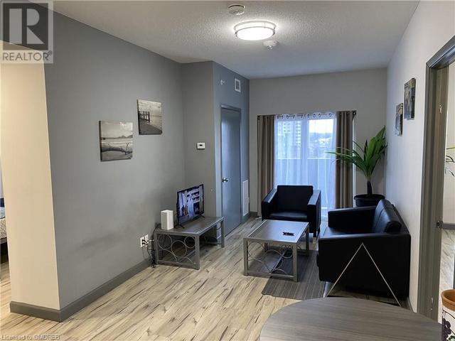 369 - 258c Sunview Street, Condo with 2 bedrooms, 1 bathrooms and null parking in Waterloo ON | Image 1