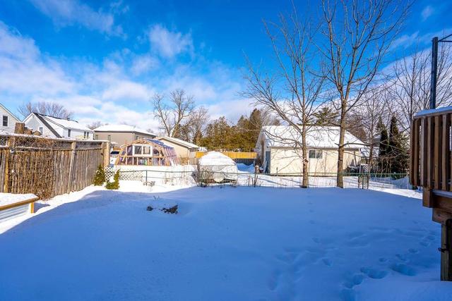 854 16th St, House detached with 3 bedrooms, 2 bathrooms and 2 parking in Owen Sound ON | Image 27