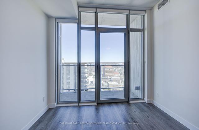 1805 - 60 Frederick St, Condo with 1 bedrooms, 1 bathrooms and 0 parking in Kitchener ON | Image 3