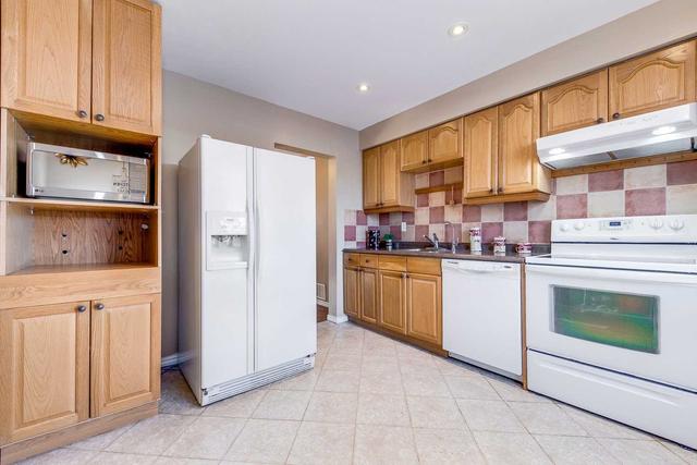 unit3 - 73 Old Burnhamthorpe Rd, Townhouse with 3 bedrooms, 2 bathrooms and 1 parking in Toronto ON | Image 6