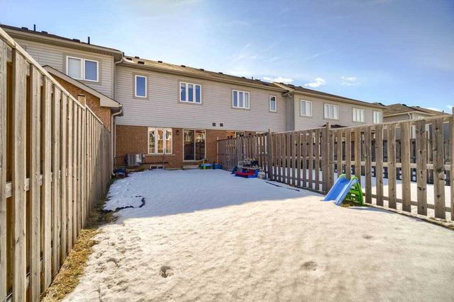 44 Dewell Cres, House attached with 3 bedrooms, 3 bathrooms and 3 parking in Clarington ON | Image 32