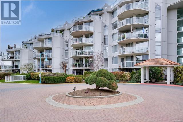 501 - 150 Promenade Dr, Condo with 2 bedrooms, 2 bathrooms and 2 parking in Nanaimo BC | Image 2