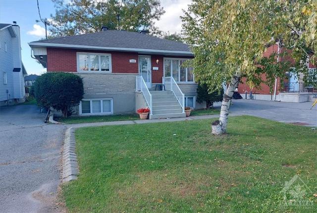 1366 Marchand Street, House detached with 5 bedrooms, 2 bathrooms and 4 parking in Ottawa ON | Image 1