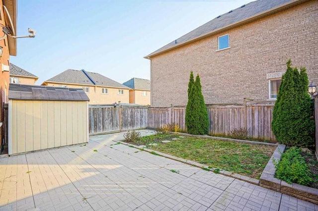 8 Barnwood Dr, House semidetached with 4 bedrooms, 4 bathrooms and 3 parking in Richmond Hill ON | Image 32