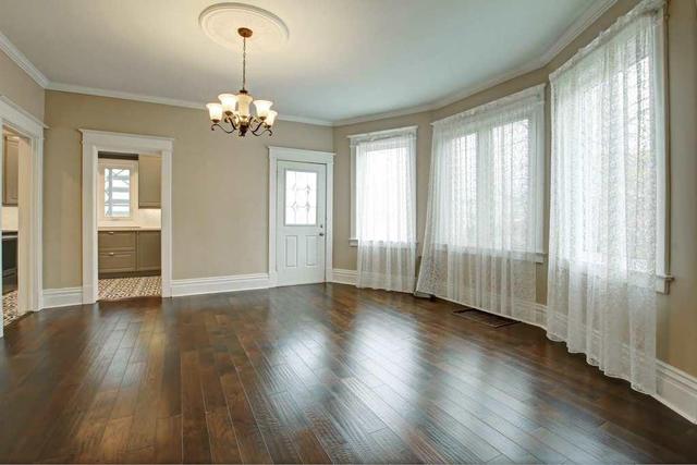124 Rosemount Ave, House detached with 5 bedrooms, 3 bathrooms and 6 parking in Toronto ON | Image 7