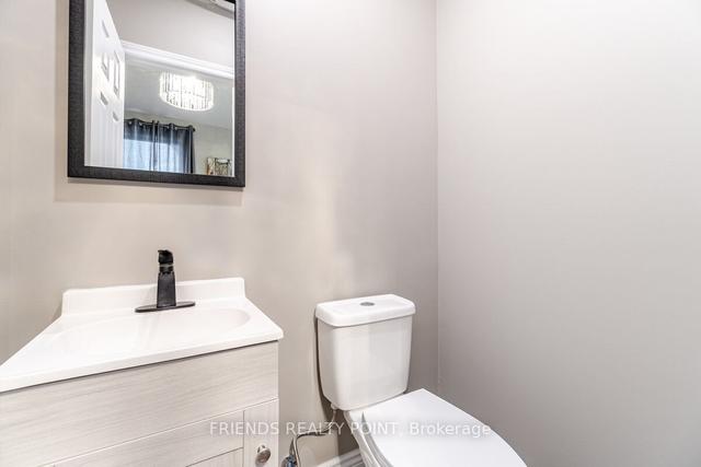 123 Huron St, House detached with 3 bedrooms, 2 bathrooms and 2 parking in Oshawa ON | Image 8