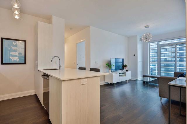 2504 - 56 Annie Craig Dr, Condo with 1 bedrooms, 1 bathrooms and 1 parking in Toronto ON | Image 7