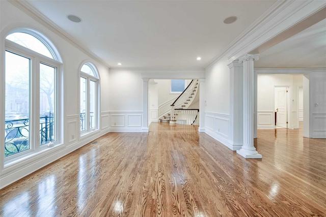 468 Cranbrooke Ave, House detached with 4 bedrooms, 5 bathrooms and 6 parking in Toronto ON | Image 2