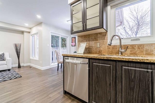 31 Faithknight Crt, House detached with 3 bedrooms, 3 bathrooms and 4 parking in Brampton ON | Image 8