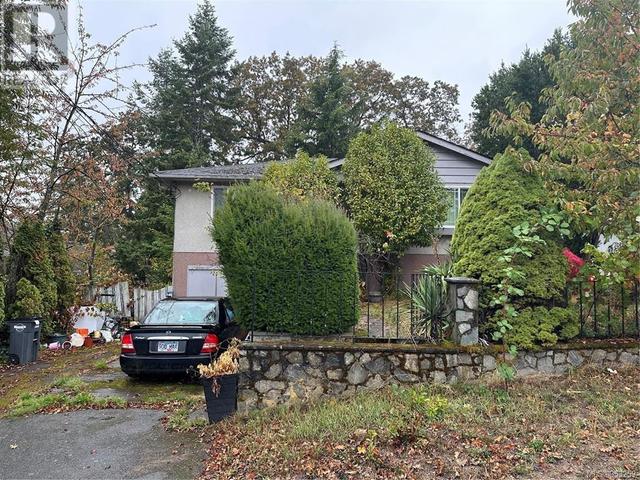 3480 Bethune Ave, House detached with 3 bedrooms, 2 bathrooms and 2 parking in Saanich BC | Image 3