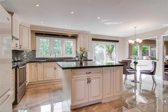 146 Bannatyne Dr, House detached with 4 bedrooms, 4 bathrooms and 6 parking in Toronto ON | Image 4