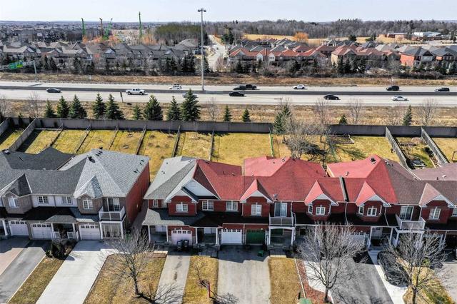 153 Checkerberry Cres, House attached with 3 bedrooms, 3 bathrooms and 3 parking in Brampton ON | Image 33
