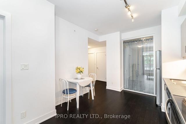 201 - 1486 Bathurst St, Condo with 2 bedrooms, 2 bathrooms and 0 parking in Toronto ON | Image 4