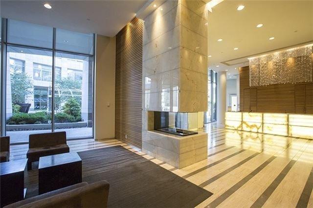 4503 - 2191 Yonge St, Condo with 1 bedrooms, 1 bathrooms and 1 parking in Toronto ON | Image 2