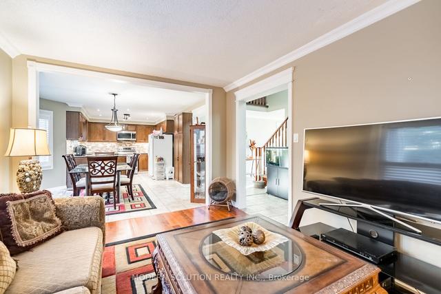572 Whistler Dr, House detached with 4 bedrooms, 4 bathrooms and 6 parking in Oshawa ON | Image 8
