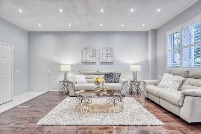 26 Manorwood Dr, House detached with 5 bedrooms, 5 bathrooms and 4 parking in Markham ON | Image 10