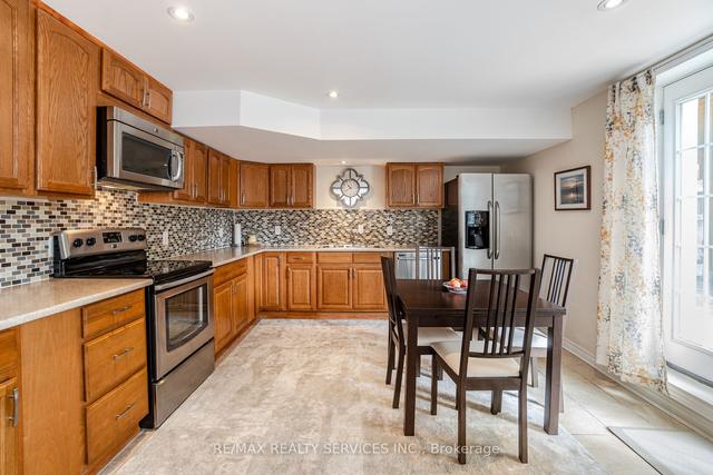 19 Island Grve, House detached with 4 bedrooms, 4 bathrooms and 6 parking in Brampton ON | Image 16