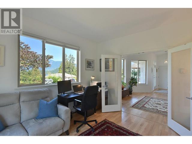 6187 Highmoor Road, House detached with 3 bedrooms, 2 bathrooms and 3 parking in Sechelt BC | Image 16