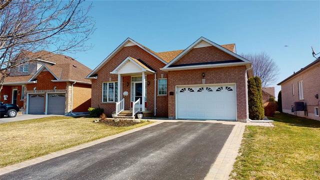 49 Candlelight Crt, House detached with 2 bedrooms, 3 bathrooms and 3 parking in Scugog ON | Image 1