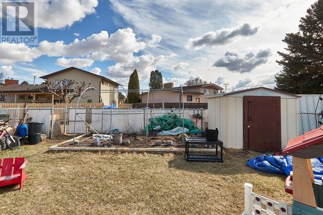 1683 4 Avenue Ne, Home with 3 bedrooms, 2 bathrooms and 1 parking in Medicine Hat AB | Image 25