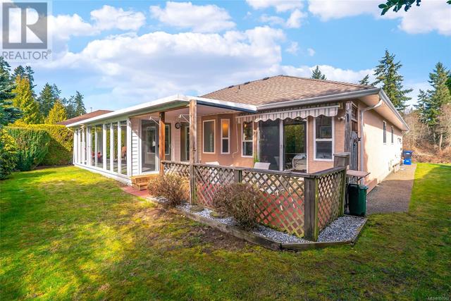 870 Fairways Dr, House detached with 3 bedrooms, 2 bathrooms and 4 parking in Qualicum Beach BC | Image 16