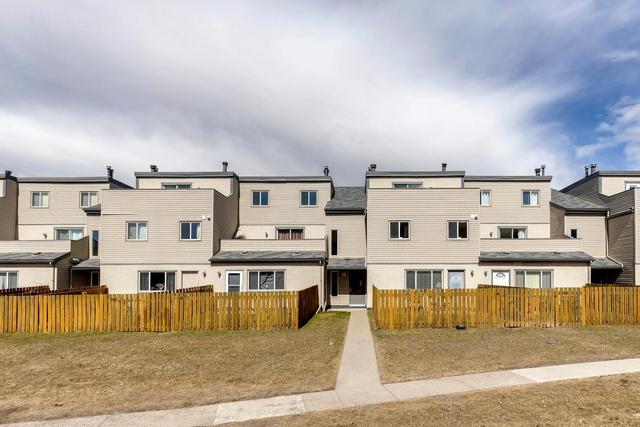112 - 1540 29 Street Nw, Condo with 2 bedrooms, 1 bathrooms and 1 parking in Calgary AB | Image 1