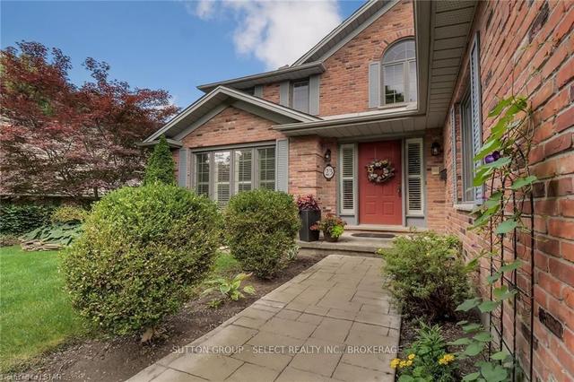 23 Shetland Cres, House detached with 4 bedrooms, 3 bathrooms and 9 parking in London ON | Image 1