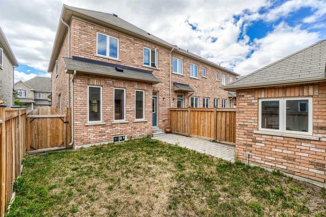 26 Saint Dennis Rd, House attached with 3 bedrooms, 3 bathrooms and 2 parking in Brampton ON | Image 28