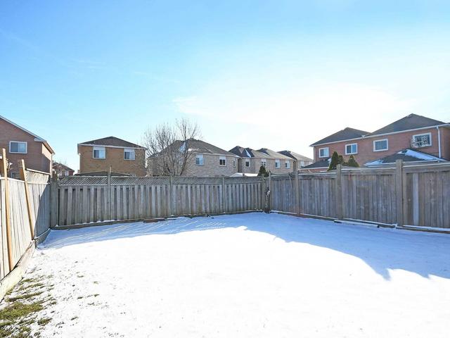 23 Ravenscliffe Crt, House detached with 4 bedrooms, 4 bathrooms and 6 parking in Brampton ON | Image 29