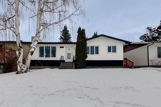 4120 53 Avenue, House detached with 3 bedrooms, 2 bathrooms and 4 parking in Red Deer County AB | Image 8